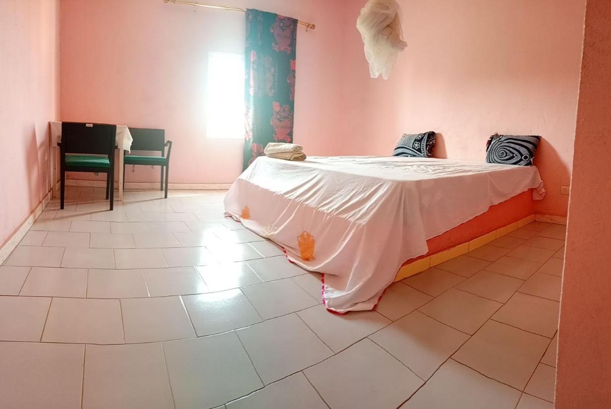 Chez Paolo Hotel Тубаб Диалау Екстериор снимка